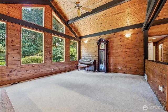 18461 Ballinger Way NE, Lake Forest Park, WA 98155
