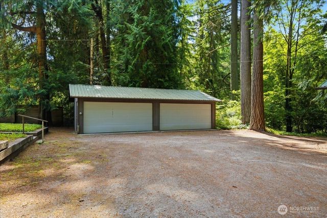 18461 Ballinger Way NE, Lake Forest Park, WA 98155