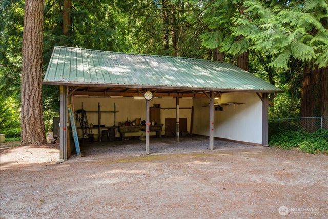 18461 Ballinger Way NE, Lake Forest Park, WA 98155