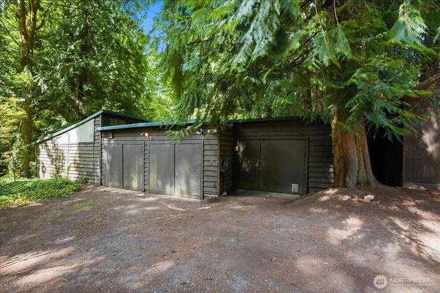 18461 Ballinger Way NE, Lake Forest Park, WA 98155