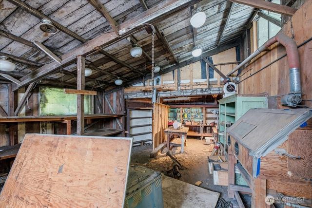 18461 Ballinger Way NE, Lake Forest Park, WA 98155