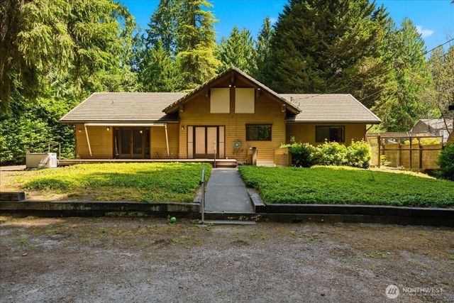 18461 Ballinger Way NE, Lake Forest Park, WA 98155