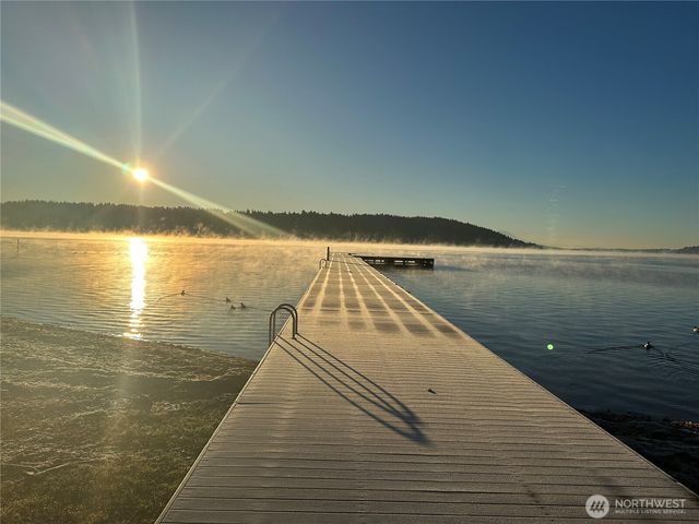 18461 Ballinger Way NE, Lake Forest Park, WA 98155