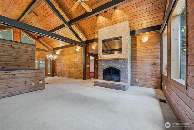 18461 Ballinger Way NE, Lake Forest Park, WA 98155