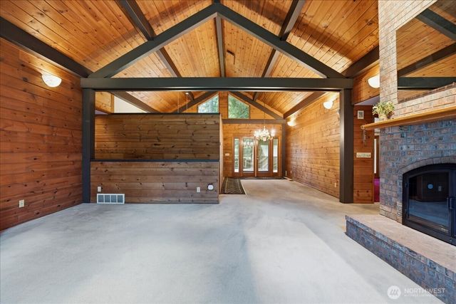 18461 Ballinger Way NE, Lake Forest Park, WA 98155