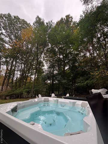 101 Hickory Hill Road, Tappan, NY 10983