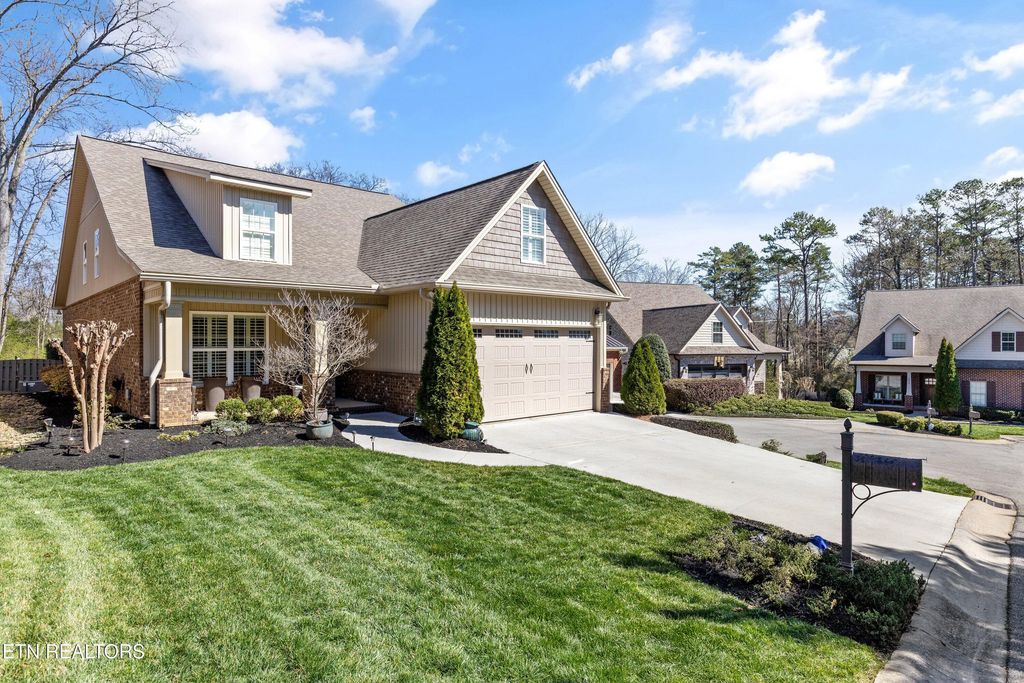 1022 Providence Grove Way, Knoxville, TN 37919
