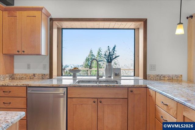 3904 Viewcrest Rd S, Salem, OR 97302