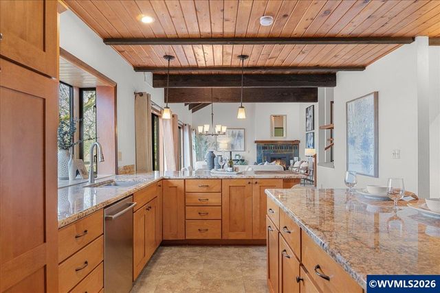 3904 Viewcrest Rd S, Salem, OR 97302