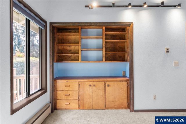 3904 Viewcrest Rd S, Salem, OR 97302