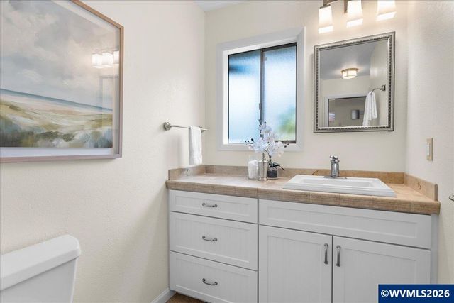 3904 Viewcrest Rd S, Salem, OR 97302