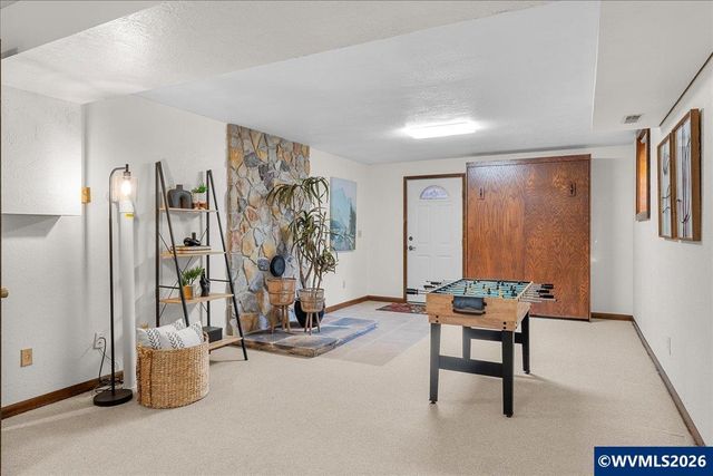 3904 Viewcrest Rd S, Salem, OR 97302