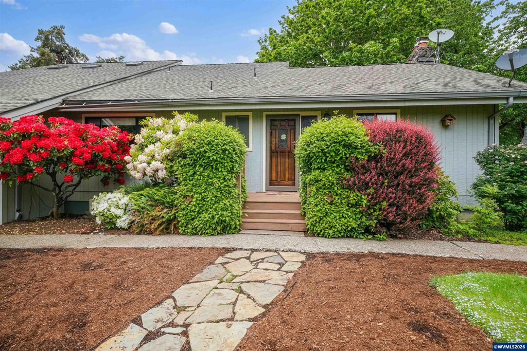 3904 Viewcrest Rd S, Salem, OR 97302
