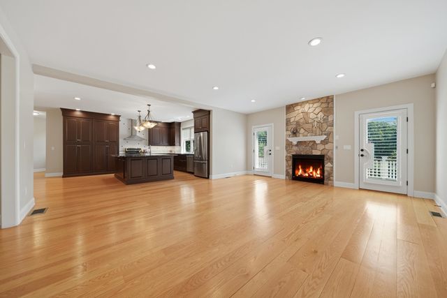 4 South Grater Road, Merrimack, NH 03054