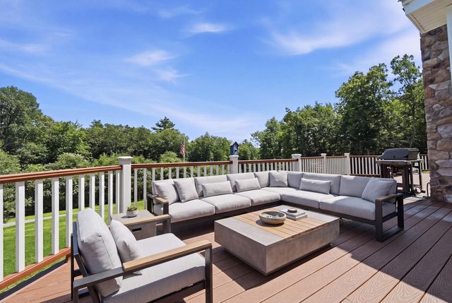 4 South Grater Road, Merrimack, NH 03054
