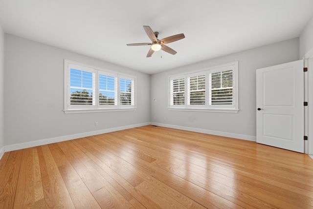 4 South Grater Road, Merrimack, NH 03054