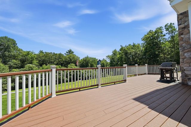 4 South Grater Road, Merrimack, NH 03054
