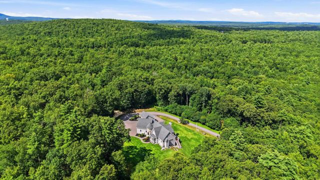 4 South Grater Road, Merrimack, NH 03054