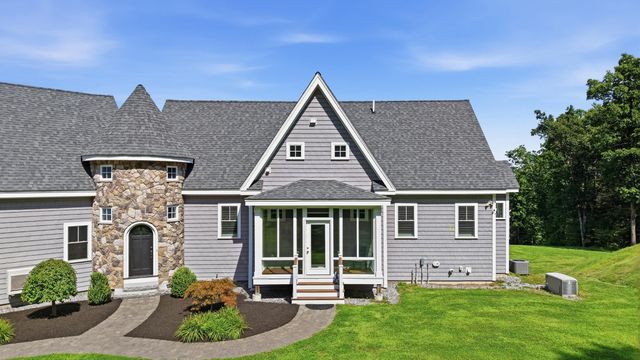 4 South Grater Road, Merrimack, NH 03054