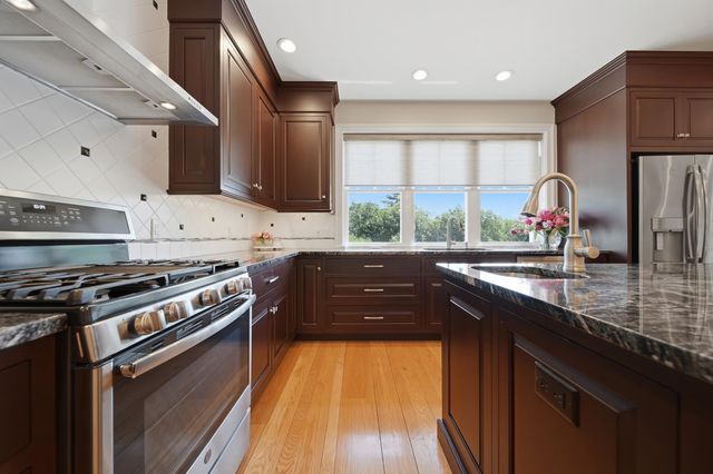 4 South Grater Road, Merrimack, NH 03054