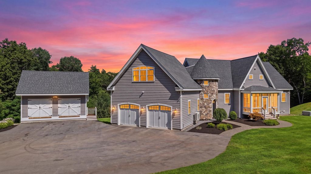 4 South Grater Road, Merrimack, NH 03054