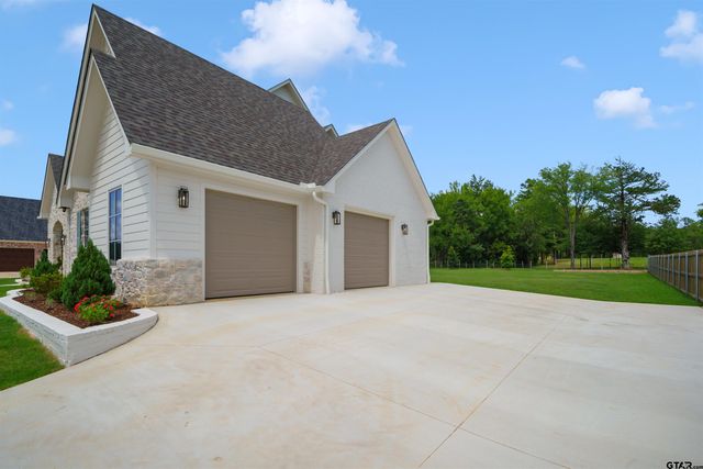 12366 Harlon St, Flint, TX 75762