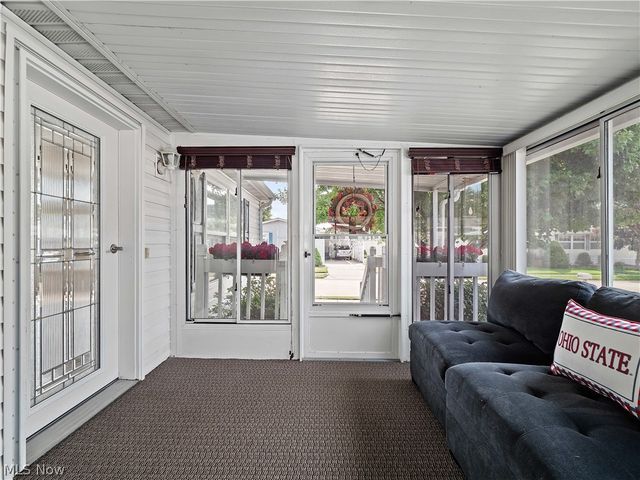 8 Emerald Lane Lane, Olmsted Twp, OH 44138