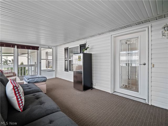 8 Emerald Lane Lane, Olmsted Twp, OH 44138