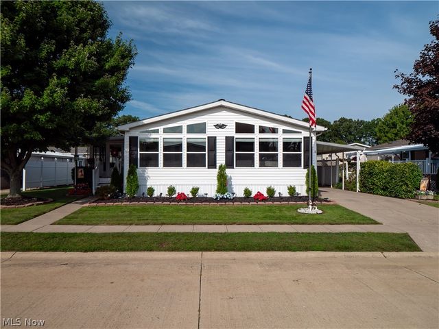 8 Emerald Lane Lane, Olmsted Twp, OH 44138