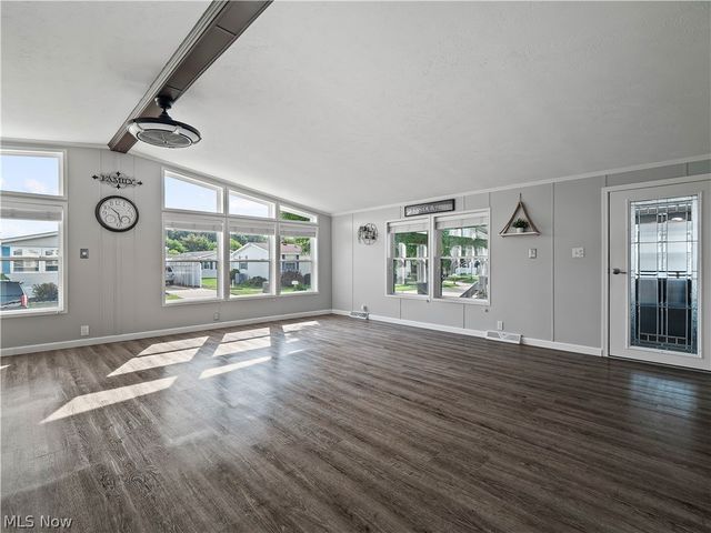 8 Emerald Lane Lane, Olmsted Twp, OH 44138