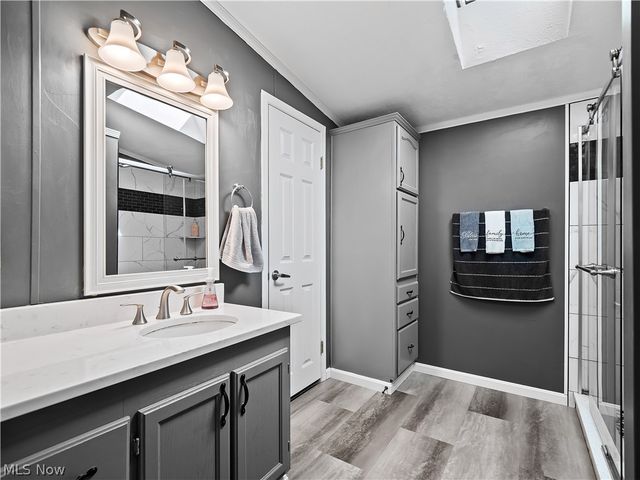 8 Emerald Lane Lane, Olmsted Twp, OH 44138
