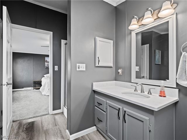 8 Emerald Lane Lane, Olmsted Twp, OH 44138