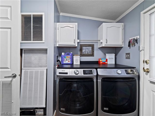 8 Emerald Lane Lane, Olmsted Twp, OH 44138