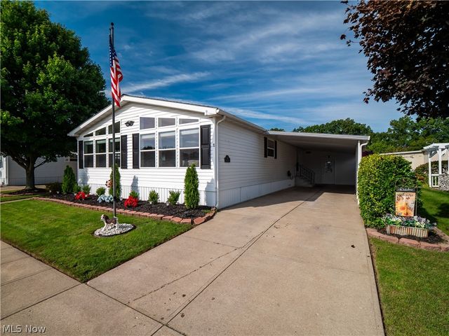 8 Emerald Lane Lane, Olmsted Twp, OH 44138