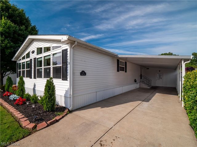 8 Emerald Lane Lane, Olmsted Twp, OH 44138