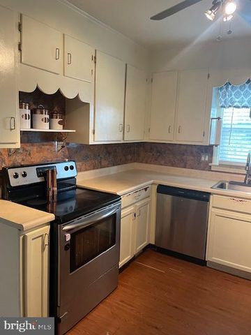 320 GREYSTONE RD, York, PA 17402