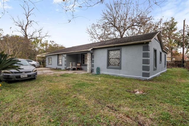 12022 Meadowpass Street, Houston, TX 77076