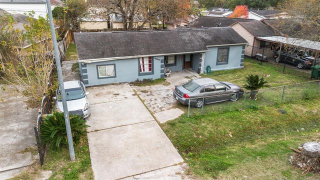 12022 Meadowpass Street, Houston, TX 77076