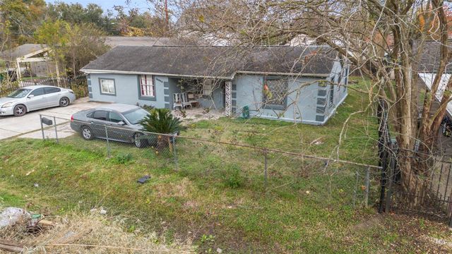 12022 Meadowpass Street, Houston, TX 77076