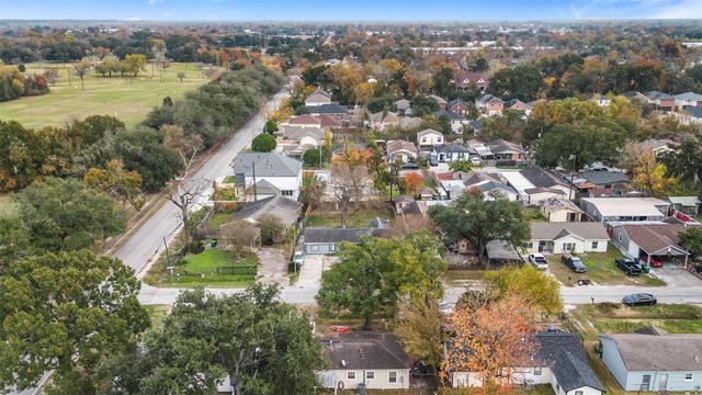 12022 Meadowpass Street, Houston, TX 77076