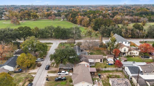 12022 Meadowpass Street, Houston, TX 77076