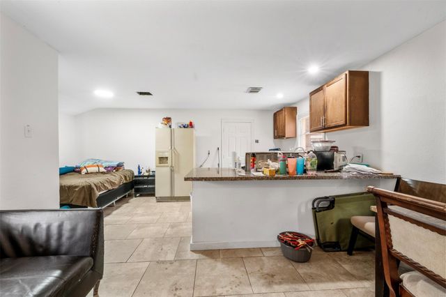 12022 Meadowpass Street, Houston, TX 77076