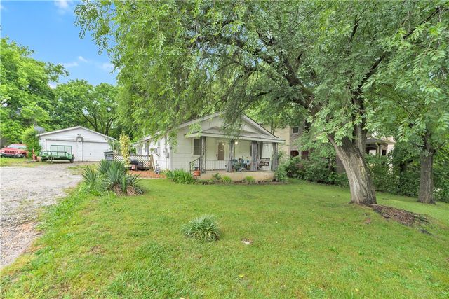 27 Martin Luther King Jr Boulevard, Fayetteville, AR 72701