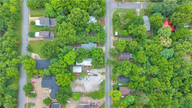 27 Martin Luther King Jr Boulevard, Fayetteville, AR 72701