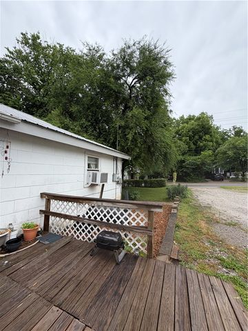 27 Martin Luther King Jr Boulevard, Fayetteville, AR 72701
