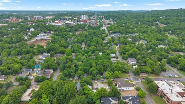 27 Martin Luther King Jr Boulevard, Fayetteville, AR 72701