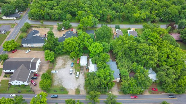 27 Martin Luther King Jr Boulevard, Fayetteville, AR 72701