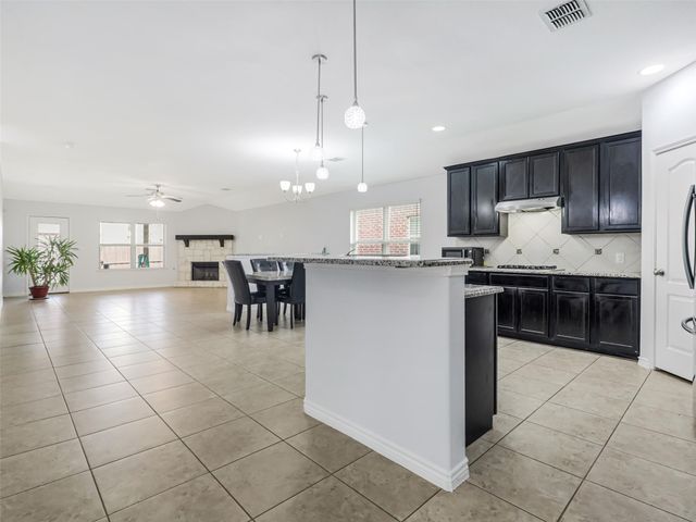 1916 Gayla Creek Drive, Little Elm, TX 75068