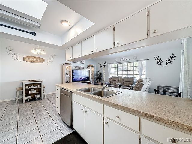 421 W Blueflax Court, Beverly Hills, FL 34465