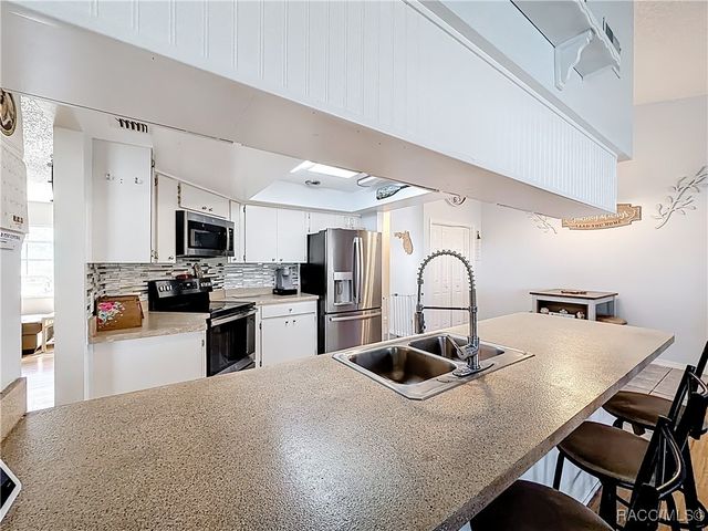 421 W Blueflax Court, Beverly Hills, FL 34465